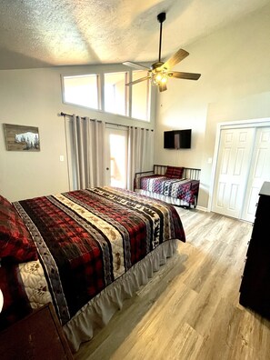 2 bedrooms, iron/ironing board, free WiFi, bed sheets
