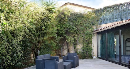 Magnificent sea view villa with swimming pool in private grounds