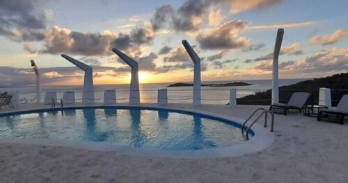 Villa with sea views and private pool in Montecristi