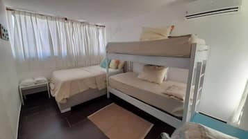 4 Schlafzimmer, Bügeleisen/Bügelbrett, kostenloses WLAN, Bettwäsche