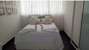 4 bedrooms, iron/ironing board, free WiFi, bed sheets