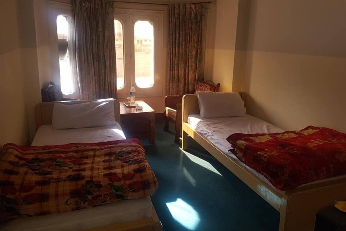 Standard Double Room | Seterika/papan seterika, Wi-fi percuma, cadar katil