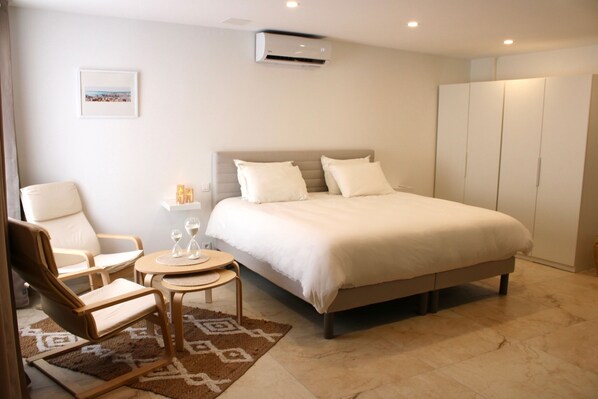 1 chambre, fer et planche à repasser, Wi-Fi gratuit, draps fournis