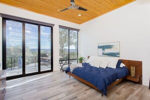 5 bedrooms, memory-foam beds, desk, iron/ironing board