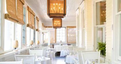 Private Suite • Queen & Twin Beds • Downtown historic Edenton Bed & Breakfast