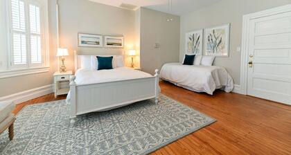 Private Suite • Queen & Twin Beds • Downtown historic Edenton Bed & Breakfast