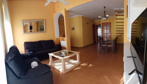 Large and bright apartment in the CENTER near the BEACH 