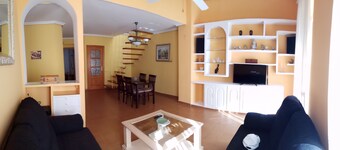 Large and bright apartment in the CENTER near the BEACH 