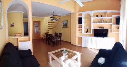 Large and bright apartment in the CENTER near the BEACH