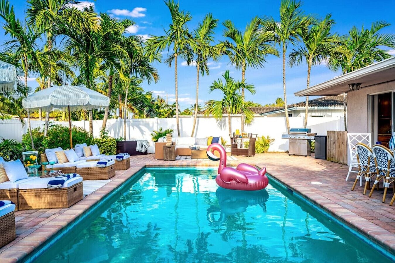 New! 4Bed Htd Pool/Jacuzzi/5 Min to Beach/Fire Pit
