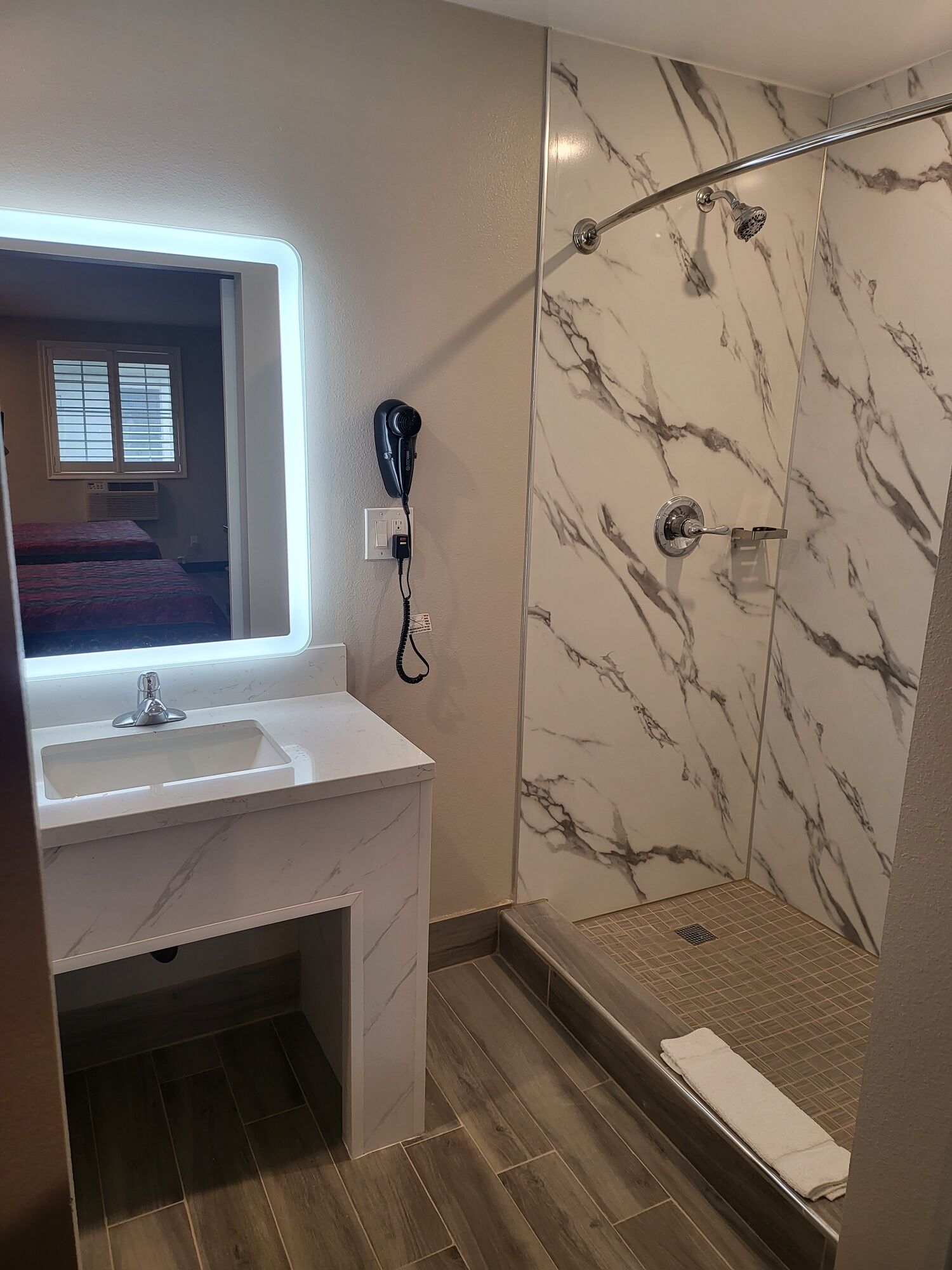 Foto - Stadium Inn & Spas