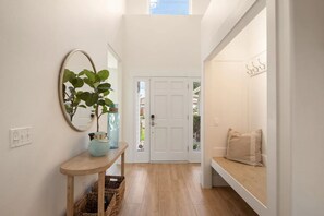 Interior - Large Open Home on Golf Course with Chef's Kitchen (Arlington)