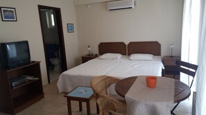 ห้องคลาสสิกดับเบิล | ตกแต่งพิเศษโดยเฉพาะ, โต๊ะทำงาน, พื้นที่ทำงานแบบใช้แล็ปท็อป