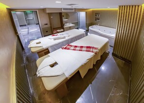 Behandlingsrum för par, bastu, ångbastu och massage