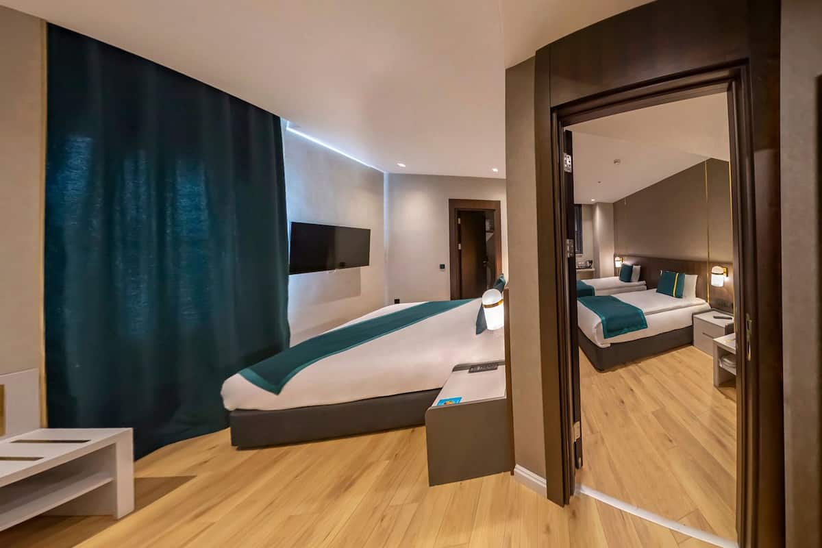 Premium bedding, minibar, in-room safe, desk