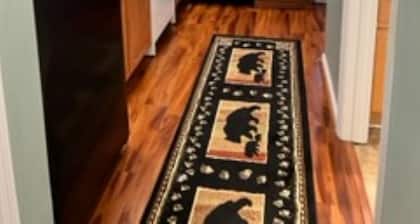 LOOK!! Condo 2 blocks off Parkway...pool...wifi...walk to island...beautiful