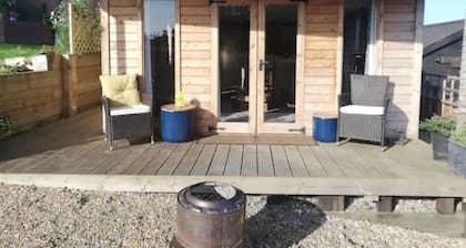 Peaceful Cabin in Skegby -sleeps2- Firer Pit