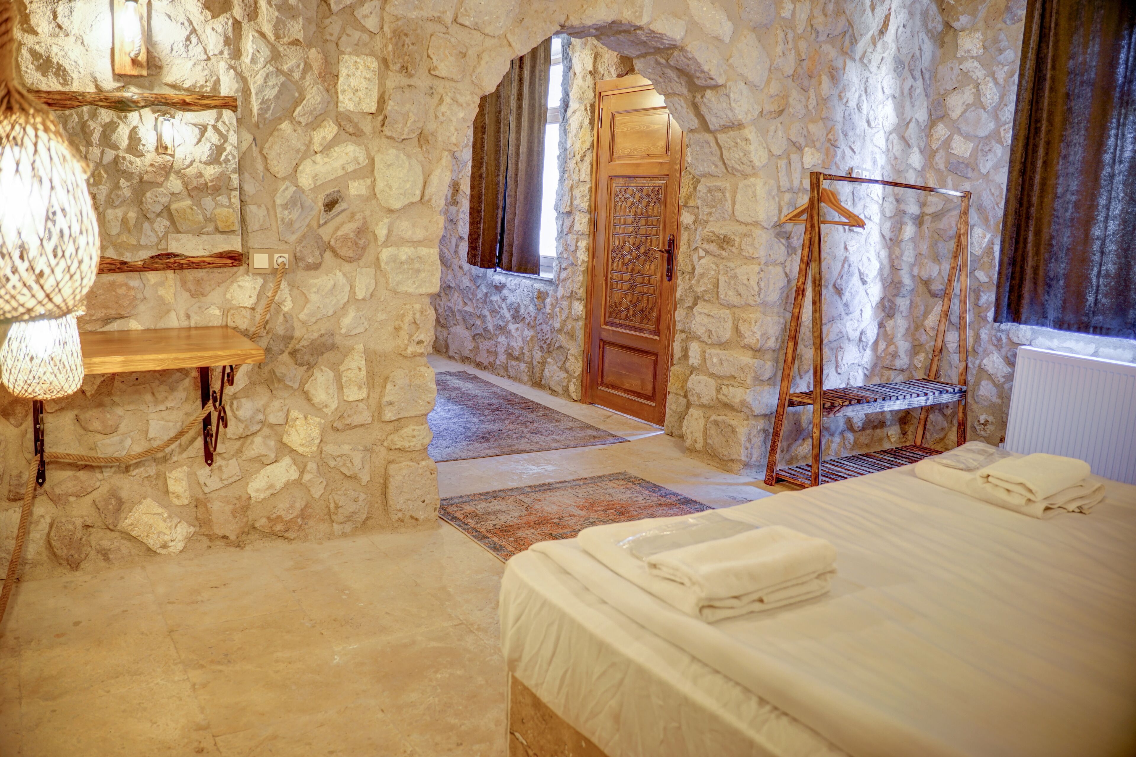 Desk, laptop workspace, free WiFi, bed sheets