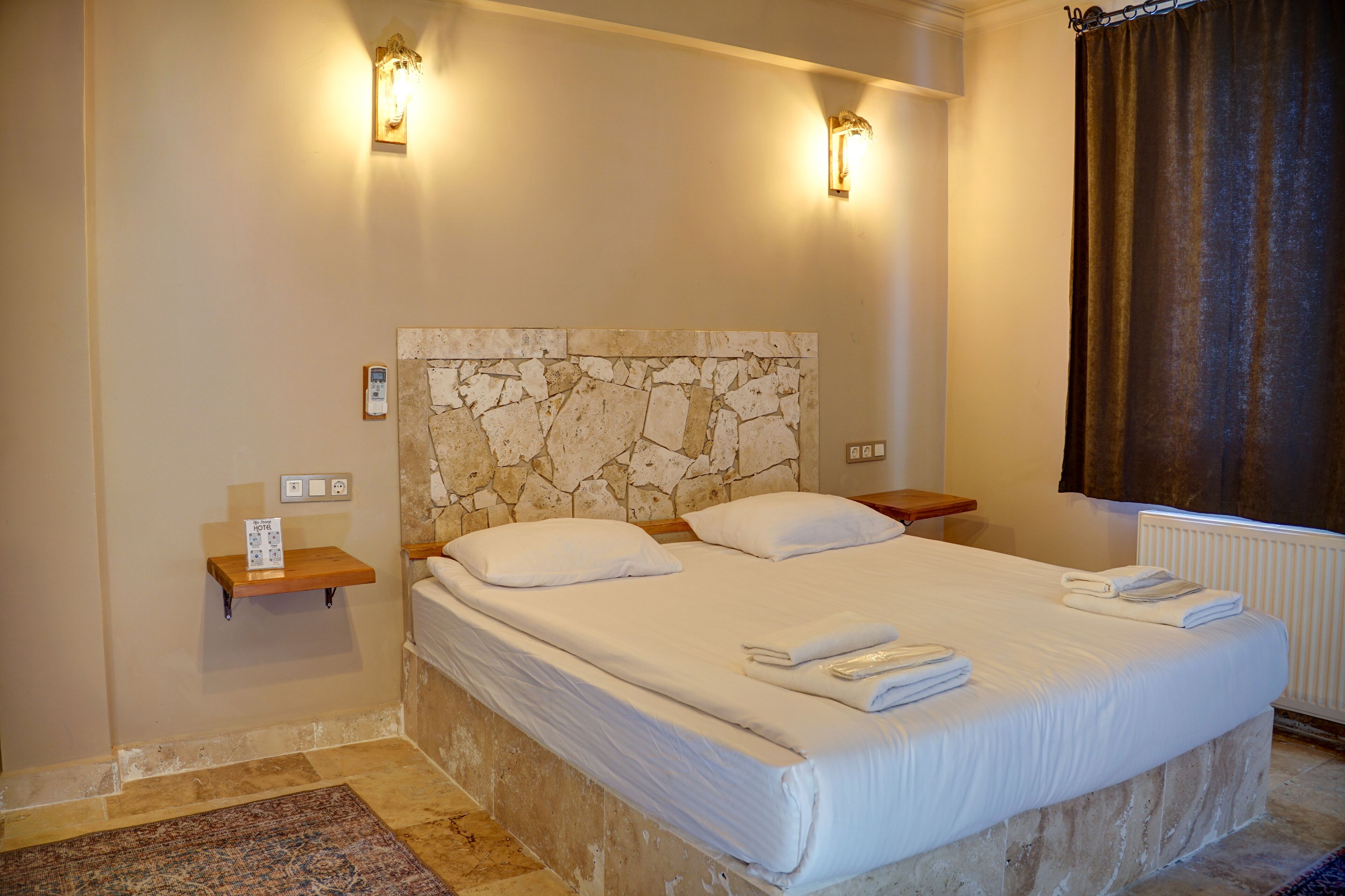 Deluxe Room, Balcony, Mountain View | Desk, laptop workspace, free WiFi, bed sheets