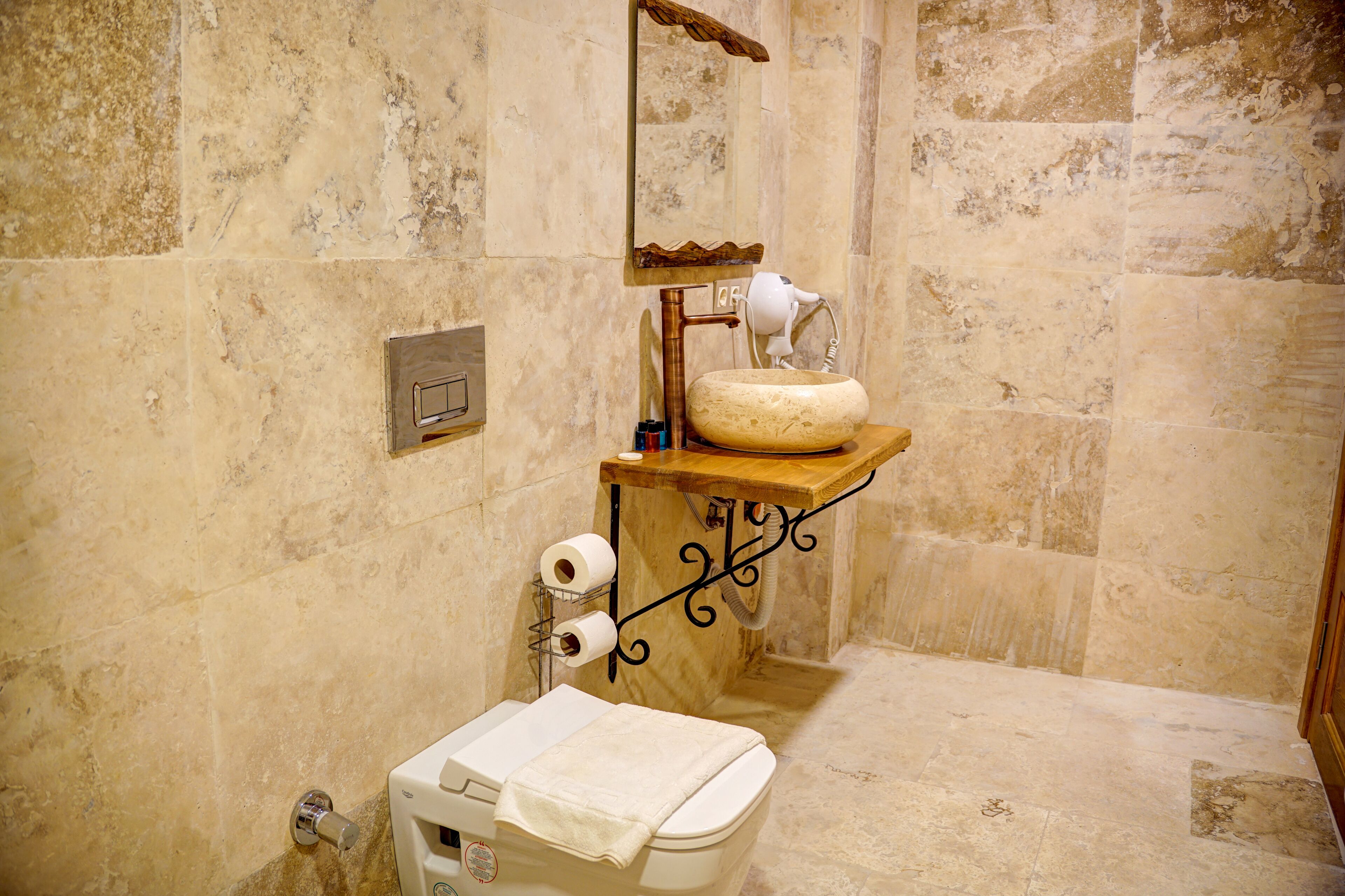 Photo - Ala Stone Hotel