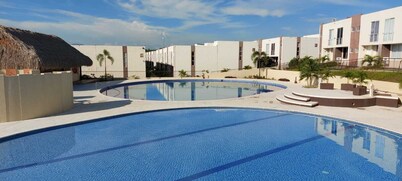 5 minutos de Girardot,  casa nuenva amoblada con aire acondicionado