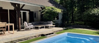 Magnificent villa in a pretty wooded park of 6000m².