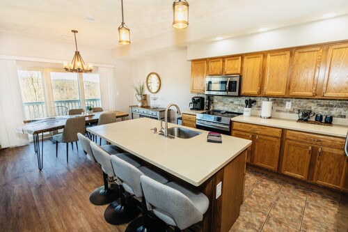 Spacious 4 Bed 4 Bath Condo at Seven Springs