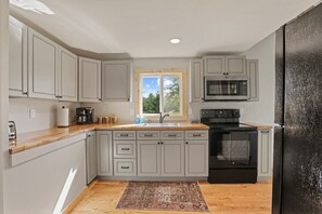 Refrigerador, microondas, horno, placa de cocina