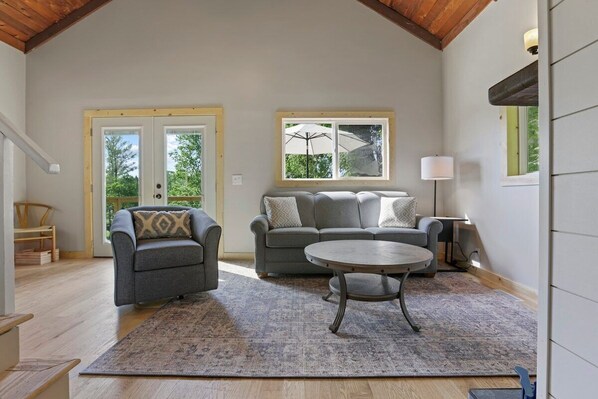 Smart TV, chimenea y reproductor de DVD 