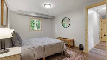 3 bedrooms, free WiFi, bed sheets