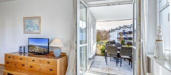 Modern vacation apartment near the beach for 6 people