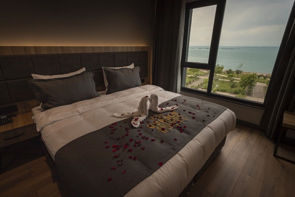 Deluxe Room, Sea View | Minibar, desk, laptop workspace, soundproofing