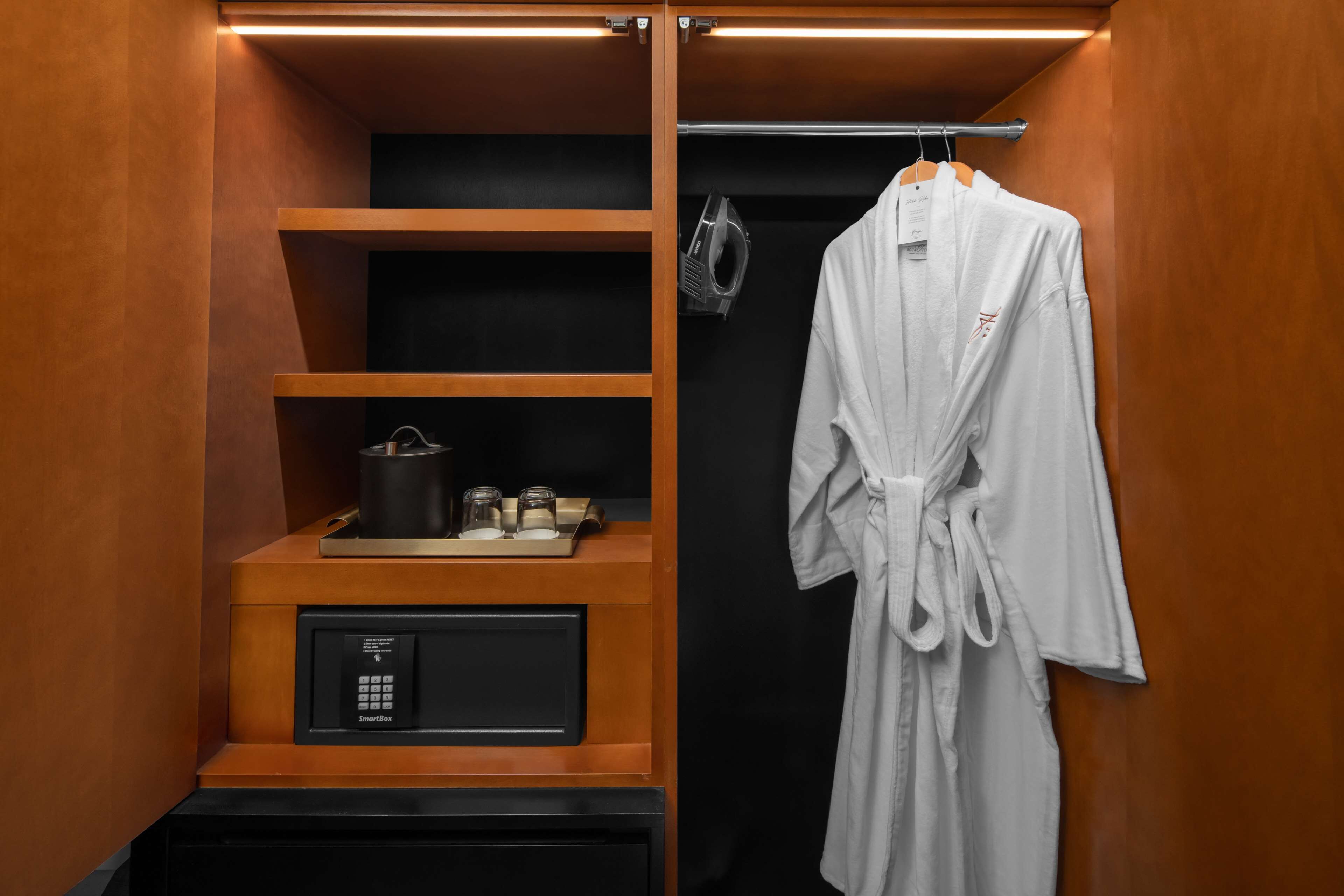 1 bedroom, in-room safe, desk, laptop workspace