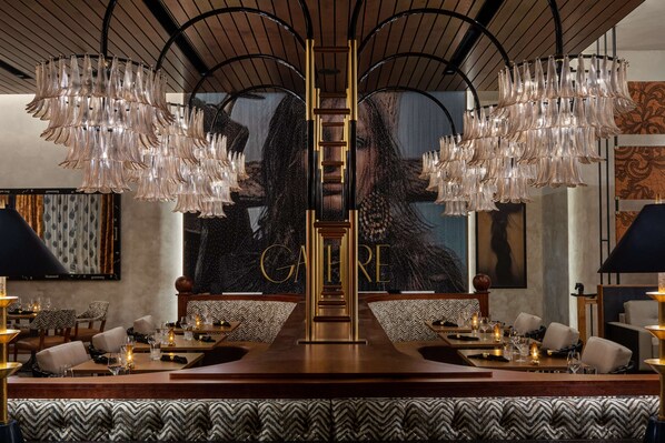 2 restaurants, breakfast, lunch, dinner served; American cuisine  - Hotel Fraye Nashville, Curio Collection By Hilton (Nashville)