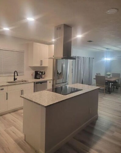 Comfortable 4 bedroom house with pool