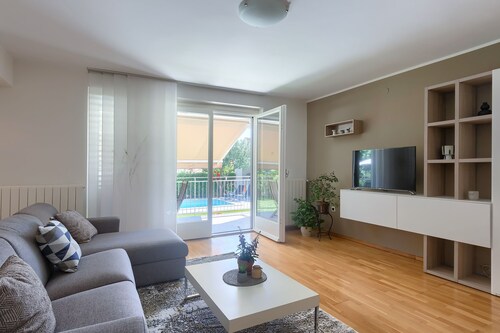 CHARMING ISTRIAN CASA MAGNA WITH POOL AND GREEN GARDEN