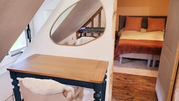 3 slaapkamers, een strijkplank/strijkijzer, wifi, beddengoed