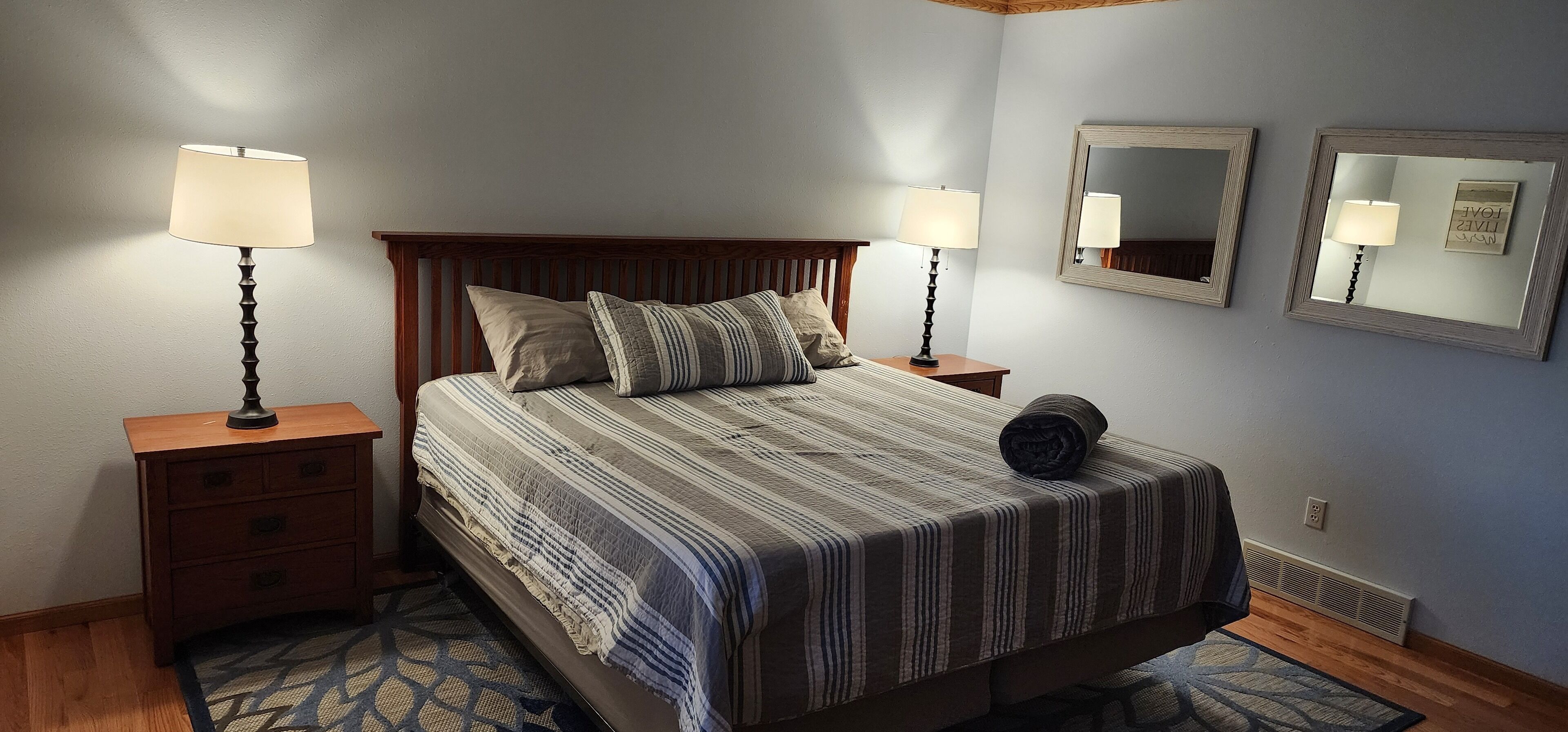 6 bedrooms, desk, iron/ironing board, free WiFi