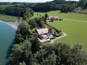 Exterior - Idyllic vacation apartment with 2 bedrooms and balcony in the house on the Iller (Altusried)