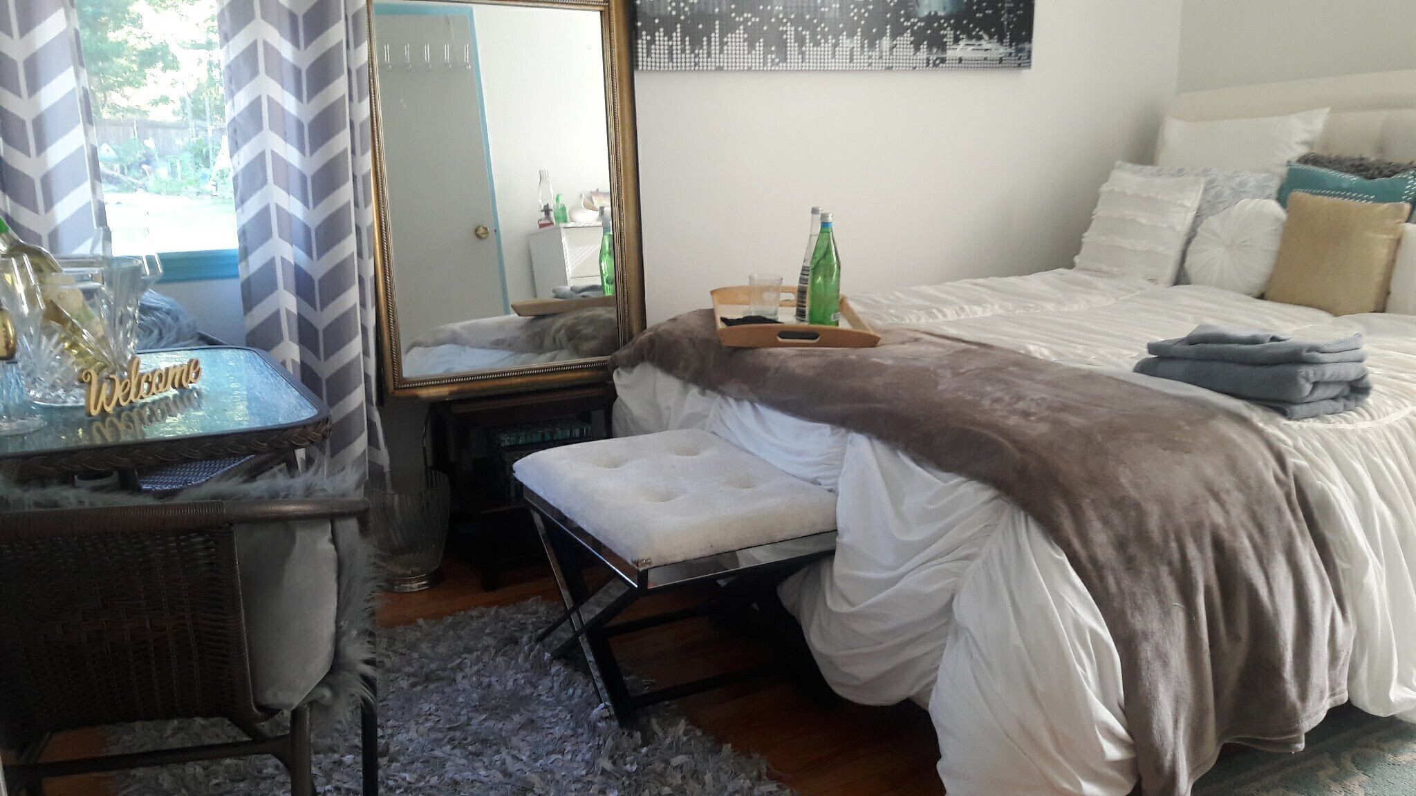 1 chambre, fer et planche à repasser, accès au Wi-Fi (inclus)