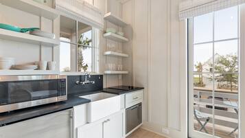 Fridge, microwave, dishwasher, coffee/tea maker