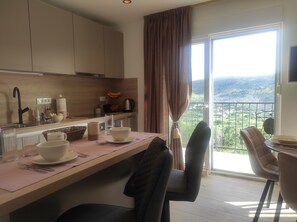 Private kitchen - Peaceful Summer villa with outdoor pool (Srinjine)