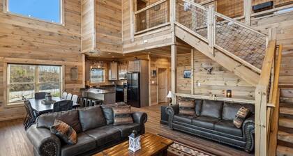Grande Vue Lodge - Chalet Village- Hot Tub- New Construction- Long range Views🏔