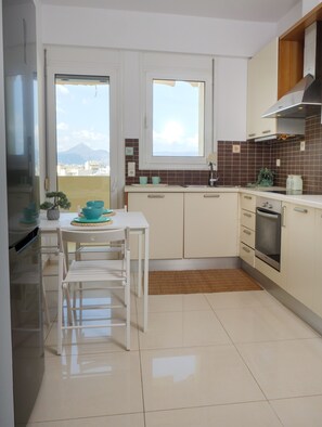 Fridge, microwave, oven, stovetop