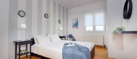 4 bedrooms, desk, iron/ironing board, free WiFi