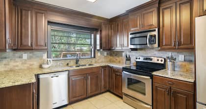 Private Home - Pool & Game Room