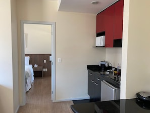 Apartment | Private kitchen | Fridge, microwave, stovetop, coffee/tea maker - Locking's Barro Preto 1 (Belo Horizonte)