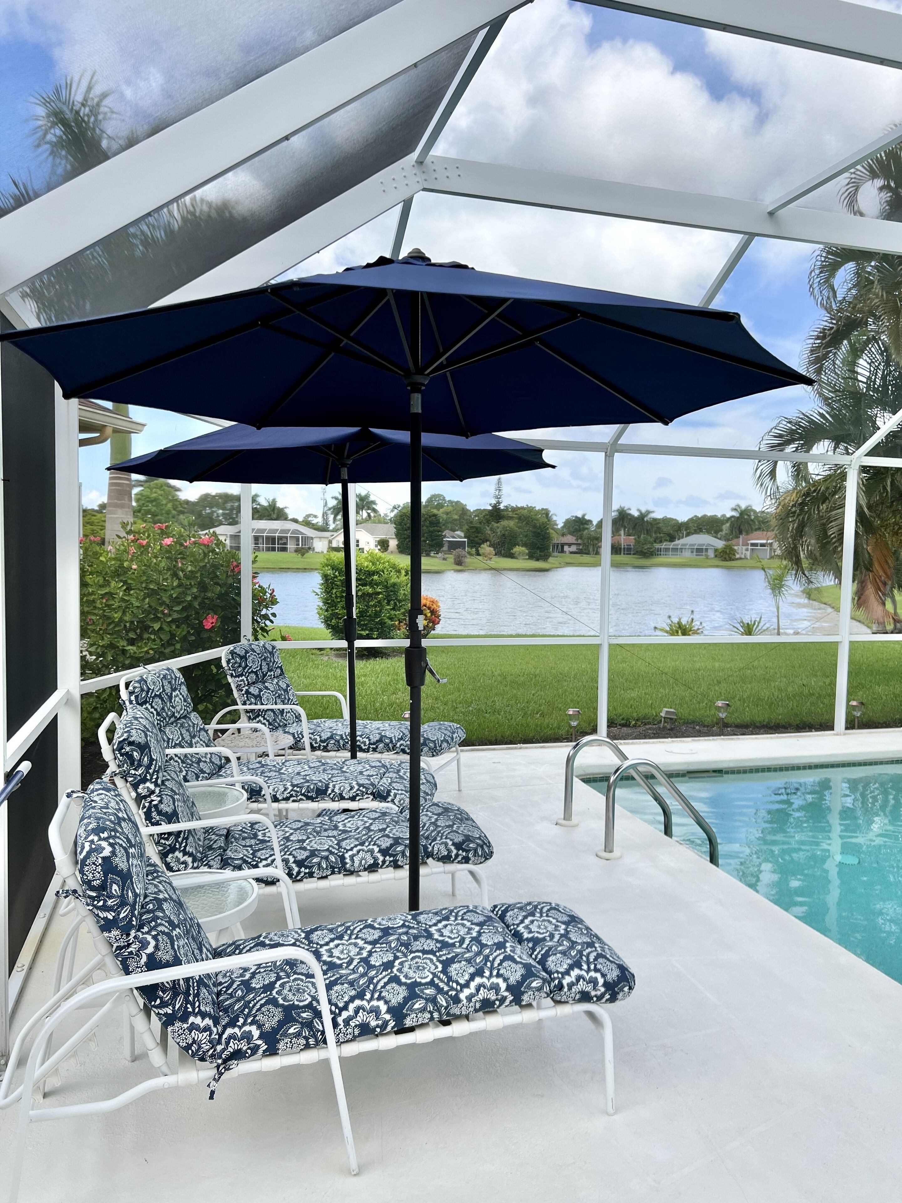 Naples Lakefront Listing! Heated Pool! Mins Drive to Beach, Shops & Restaurants!