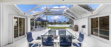 室外游泳池,恒温泳池