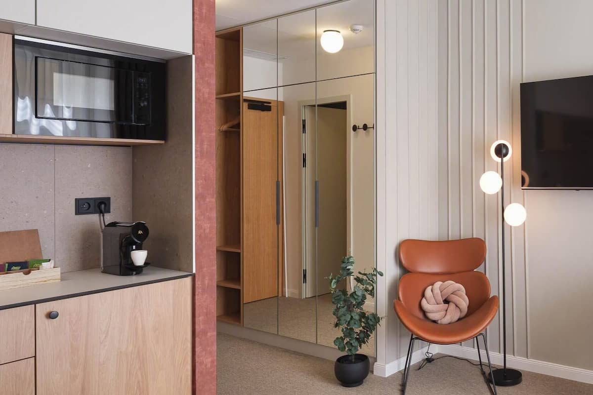 Comfort-Studio | Allergikerbettwaren, Zimmersafe, individuell dekoriert